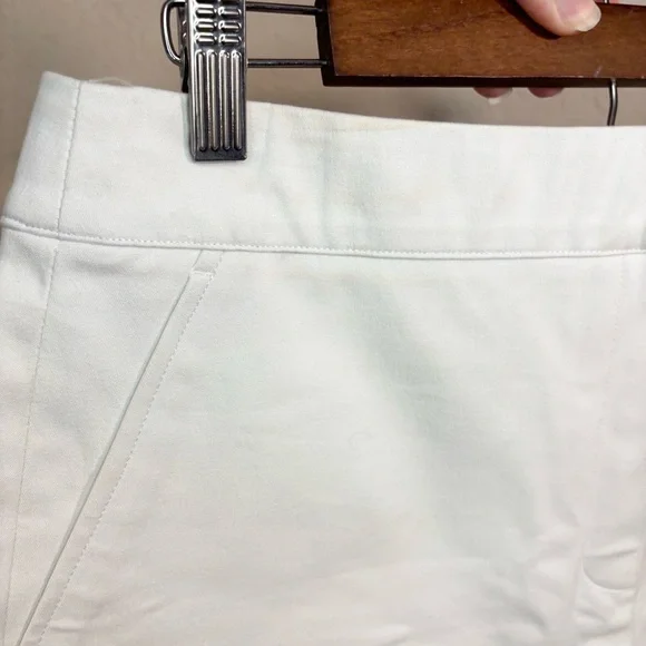 NWT Spanx On-the-Go 4” Silver Lining Technology Shorts Classic White Size L - Picture 7 of 13